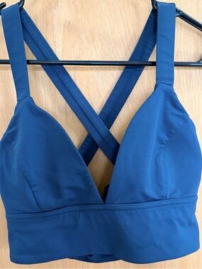 lululemon athletica Teal V-Neck Active sports bra. Size 8